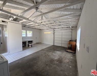 802 Superba Avenue - Photo Thumbnail 19