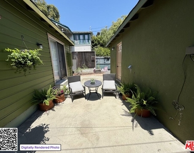802 Superba Avenue - Photo Thumbnail 16