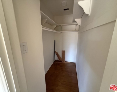 802 Superba Avenue - Photo Thumbnail 12