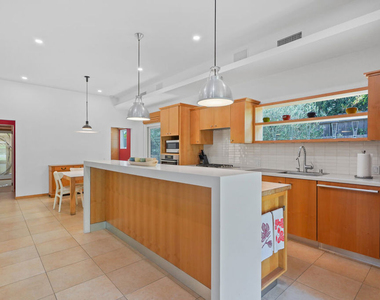 31777 Broad Beach Road - Photo Thumbnail 5