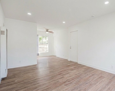 3370 W 83rd Street - Photo Thumbnail 2