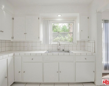 3370 W 83rd Street - Photo Thumbnail 3