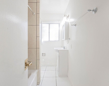 3370 W 83rd Street - Photo Thumbnail 8