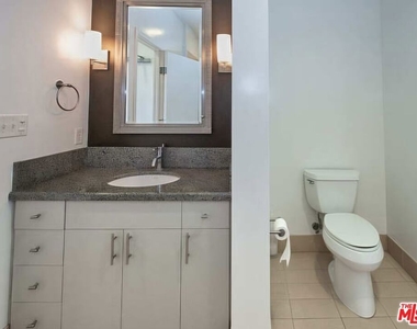 3810 Wilshire Boulevard - Photo Thumbnail 14
