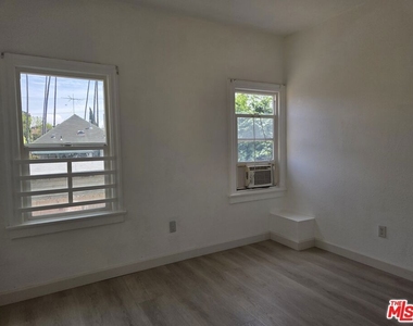 132 S Mountain View Avenue - Photo Thumbnail 19