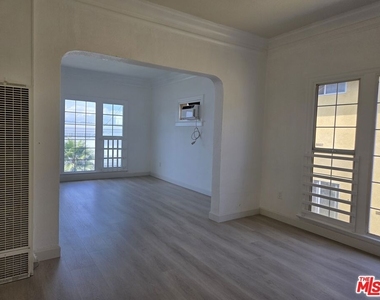 132 S Mountain View Avenue - Photo Thumbnail 10