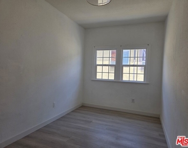 132 S Mountain View Avenue - Photo Thumbnail 12