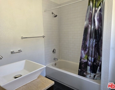 132 S Mountain View Avenue - Photo Thumbnail 17