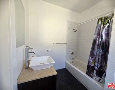 132 S Mountain View Avenue - Photo Thumbnail 22