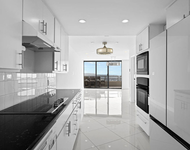 4267 Marina City Dr - Photo Thumbnail 18