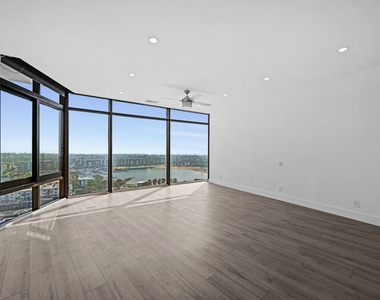 4267 Marina City Dr - Photo Thumbnail 31