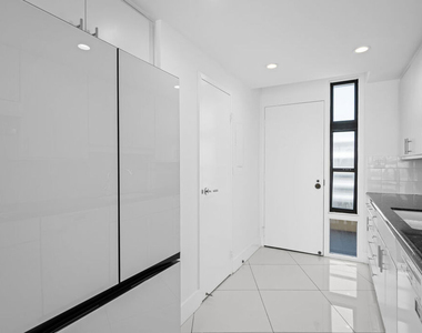 4267 Marina City Dr - Photo Thumbnail 17