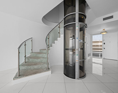 4267 Marina City Dr - Photo Thumbnail 13
