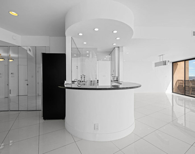 4267 Marina City Dr - Photo Thumbnail 14