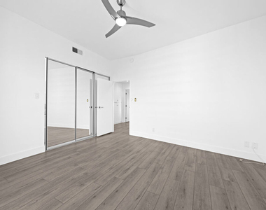 4267 Marina City Dr - Photo Thumbnail 26