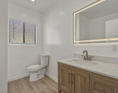 1827 N Van Ness Avenue - Photo Thumbnail 9