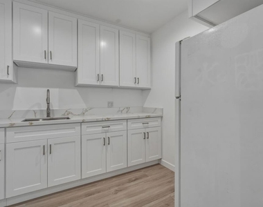 1827 N Van Ness Avenue - Photo Thumbnail 24