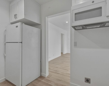 1827 N Van Ness Avenue - Photo Thumbnail 19