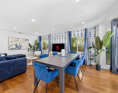 1610 S Hayworth Avenue - Photo Thumbnail 3