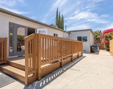1610 S Hayworth Avenue - Photo Thumbnail 25