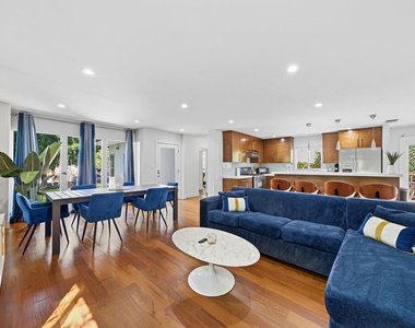 1610 S Hayworth Avenue - Photo Thumbnail 19