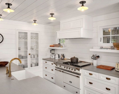 821 Nowita Place - Photo Thumbnail 10
