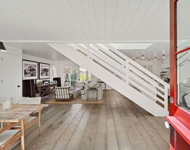 821 Nowita Place - Photo Thumbnail 4