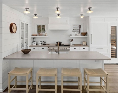 821 Nowita Place - Photo Thumbnail 9