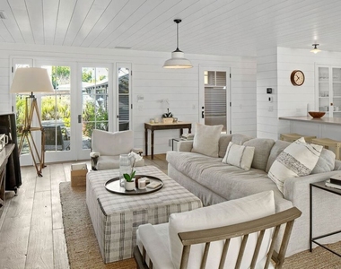 821 Nowita Place - Photo Thumbnail 8