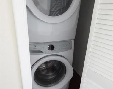 8040 Girard Avenue - Photo Thumbnail 20