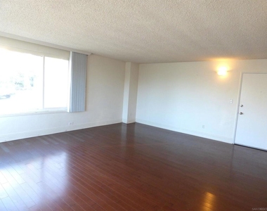 8040 Girard Avenue - Photo Thumbnail 11