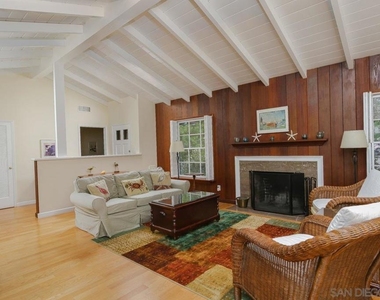 1045 Adella - Photo Thumbnail 2