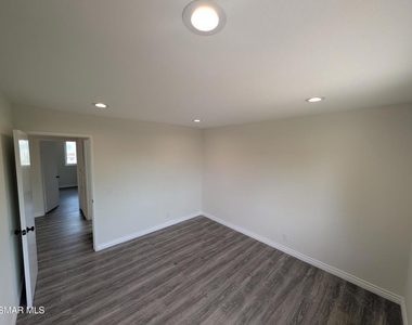 6307 Chimineas Avenue - Photo Thumbnail 16
