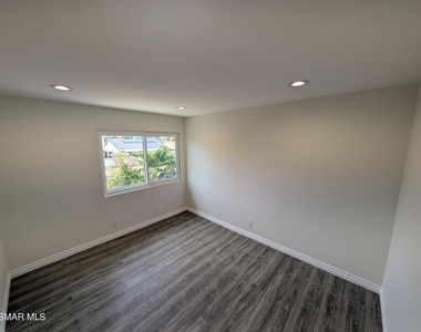 6307 Chimineas Avenue - Photo Thumbnail 17