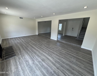 6307 Chimineas Avenue - Photo Thumbnail 6