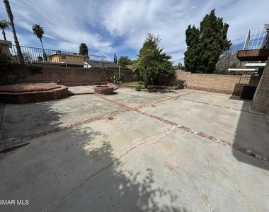 6307 Chimineas Avenue - Photo Thumbnail 25
