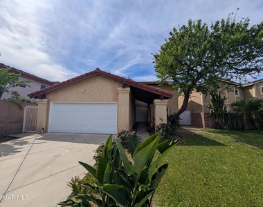 6307 Chimineas Avenue - Photo Thumbnail 2