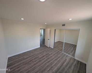 6307 Chimineas Avenue - Photo Thumbnail 15