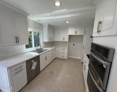 6307 Chimineas Avenue - Photo Thumbnail 10