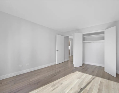 235 West 48th Street - Photo Thumbnail 7
