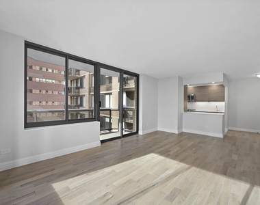 235 West 48th Street - Photo Thumbnail 3