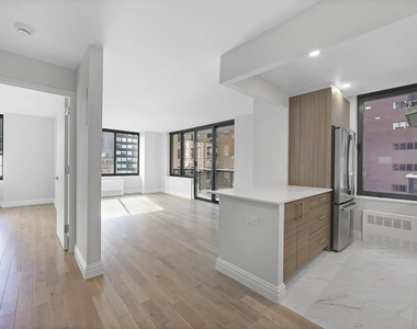 235 West 48th Street - Photo Thumbnail 4