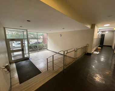 35-15 Leverich Street - Photo Thumbnail 7