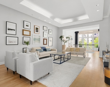 235 E 72nd St - Photo Thumbnail 1