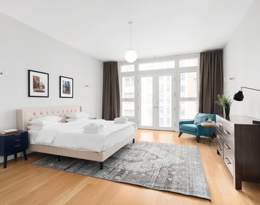 235 E 72nd St - Photo Thumbnail 7