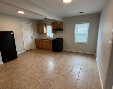101 Miramar Avenue - Photo Thumbnail 5