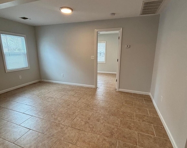 101 Miramar Avenue - Photo Thumbnail 2
