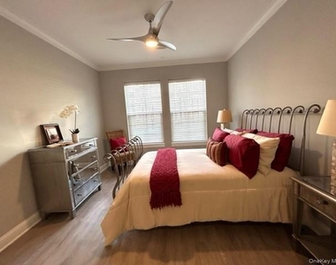 75 E Hoffman Avenue - Photo Thumbnail 9