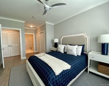 75 E Hoffman Avenue - Photo Thumbnail 7
