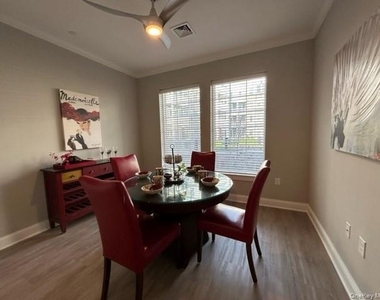 75 E Hoffman Avenue - Photo Thumbnail 13